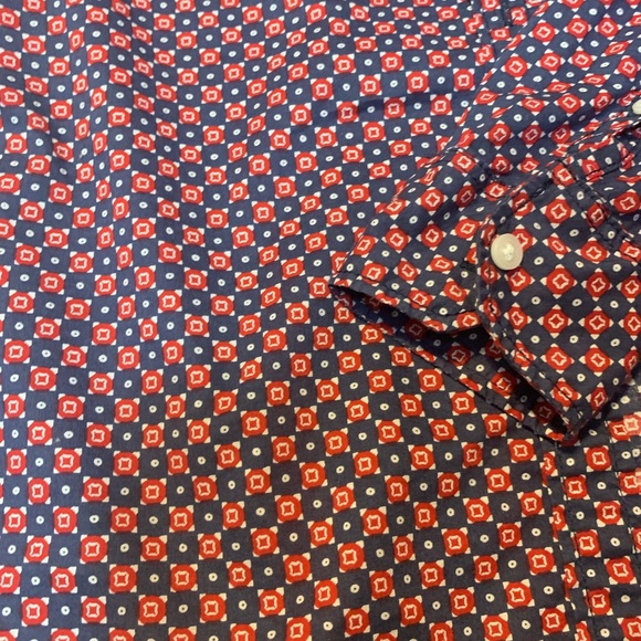 Button up - Picture 2 of 3